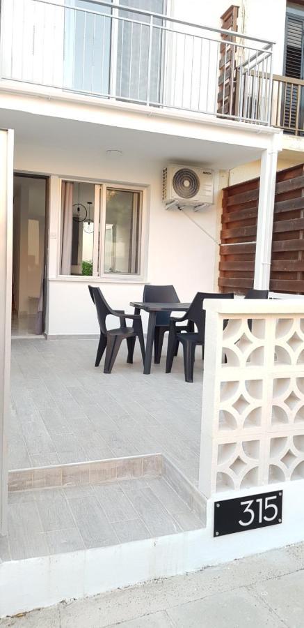 Eros Maisonette In Latchi Area Just 700 Meters Or One-Minute Drive From Polis Municipal Beach ภายนอก รูปภาพ